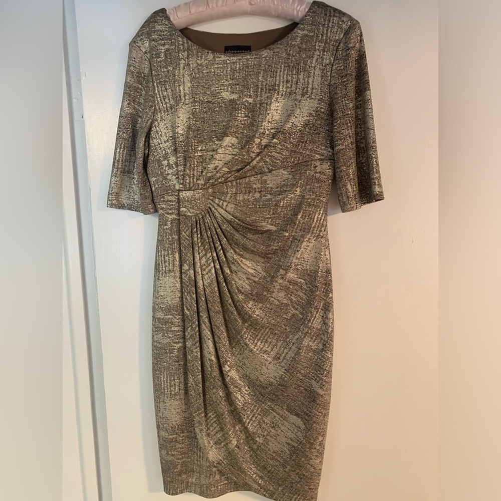 Women’s 6P short sleeve gold dress